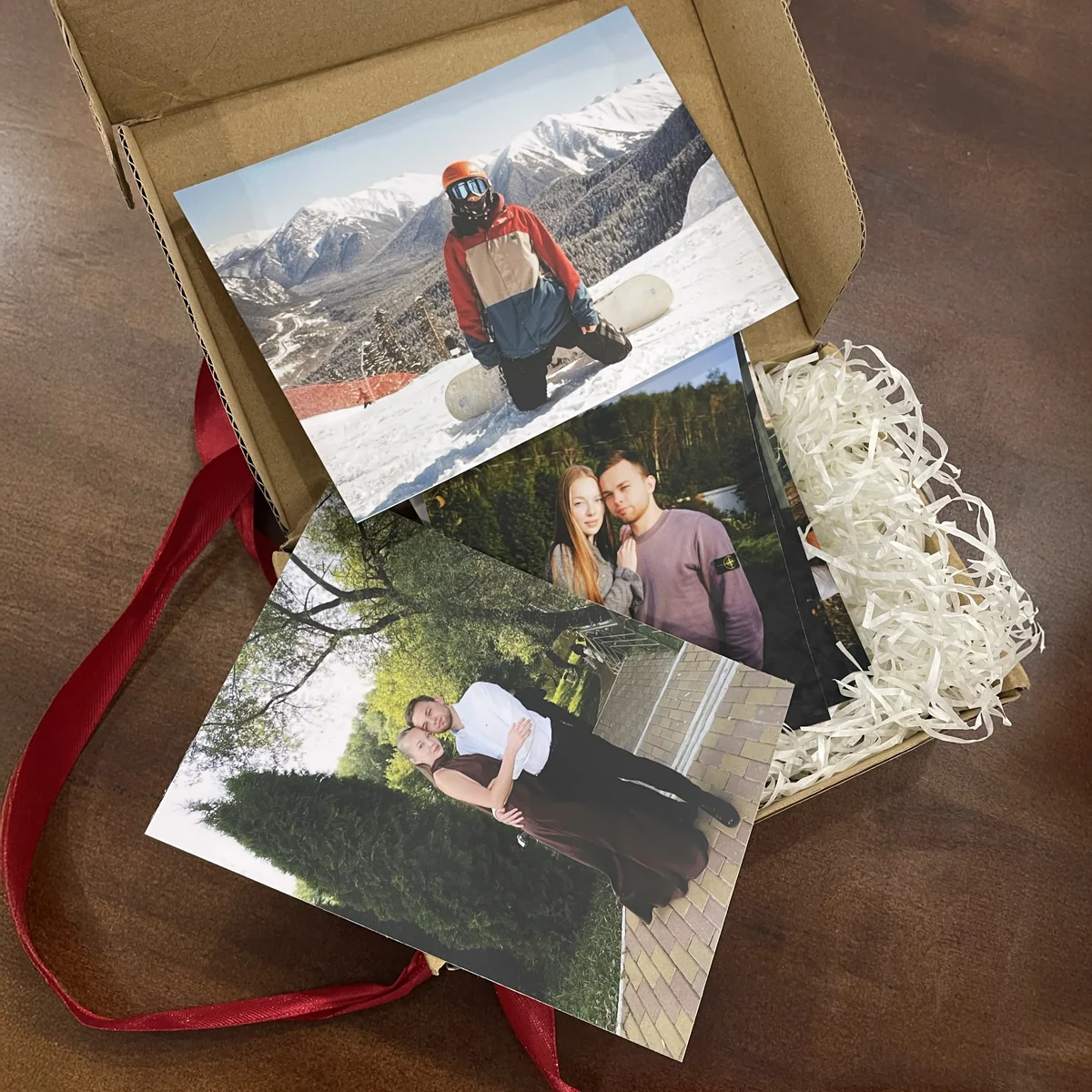 Printed photo set and delivery packaging
